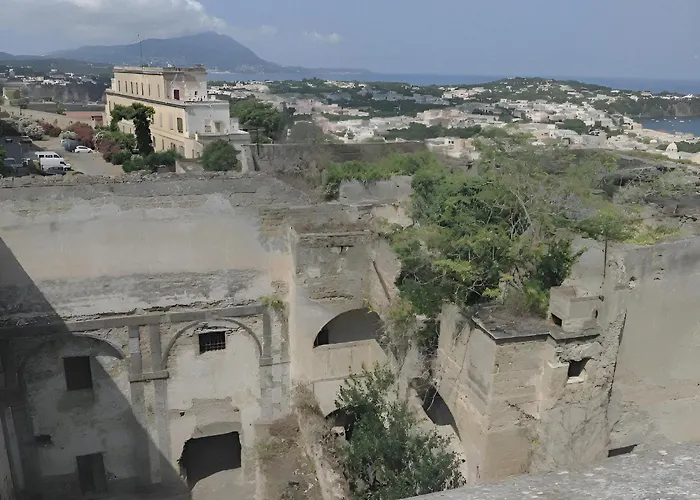 Frühstückspension Mezza Torre 4*